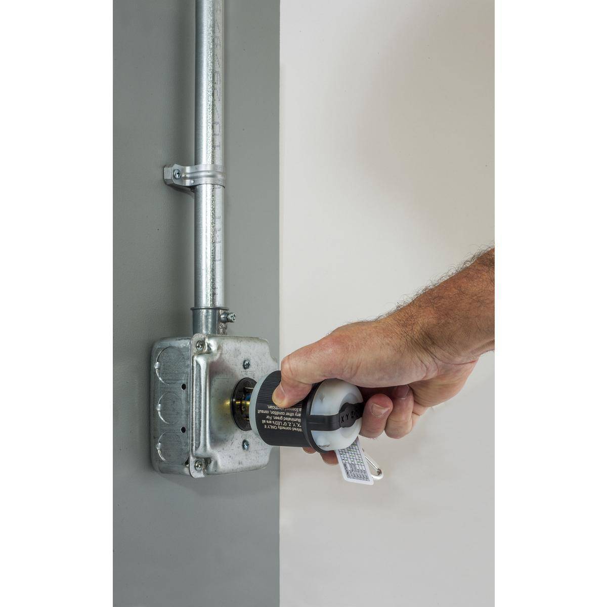 Wiring Device-Kellems Twist-Lock® HBL3PT2811 3-Phase 4-Pole 5-Wire Grounding Standard Sized Circuit Tester, 120/208 VAC, 30 A Load, NEMA L21-30P Enclosure